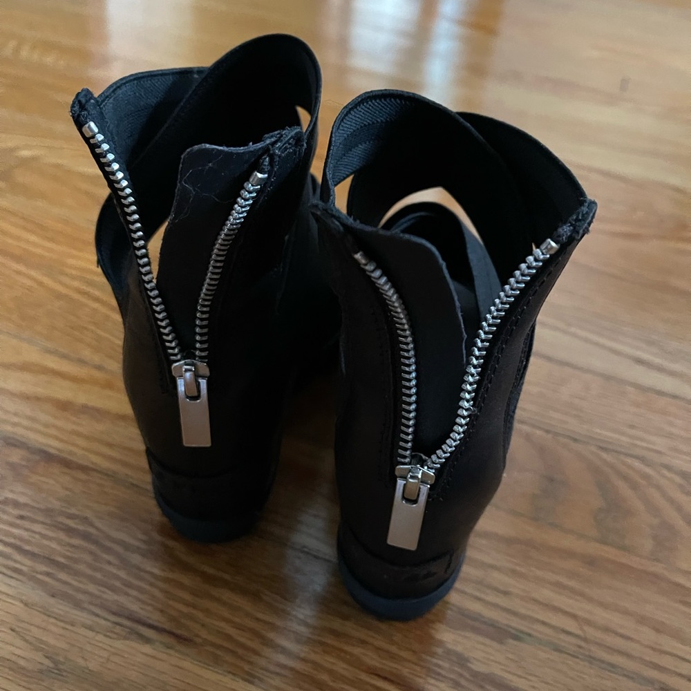 SOREL high heel sandals